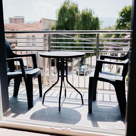 Froa Luxury Apartment Debar Eksteriør billede